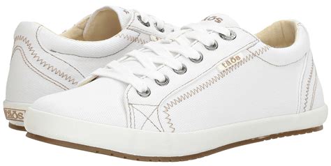 most comfortable white walking shoe